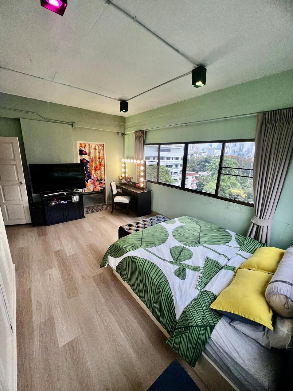 Fab Rainbow Apartment