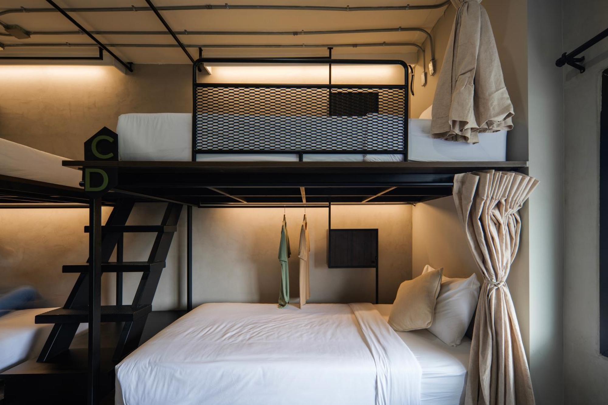 C'house Hostal