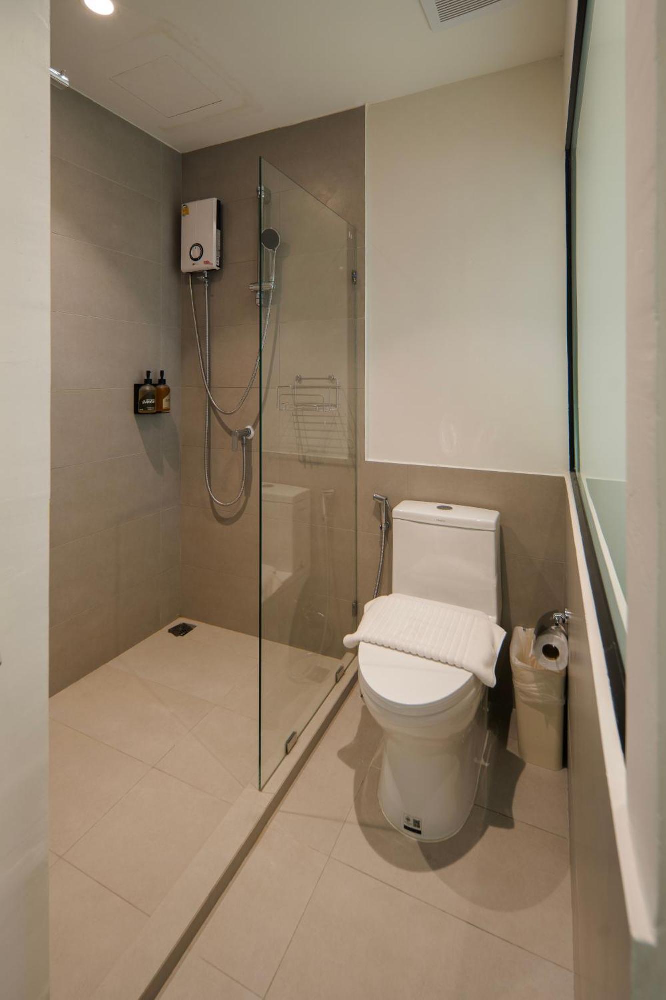 C'house Hostal