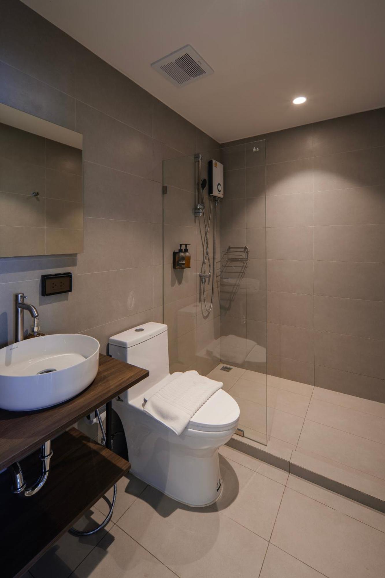 Hostal C'house