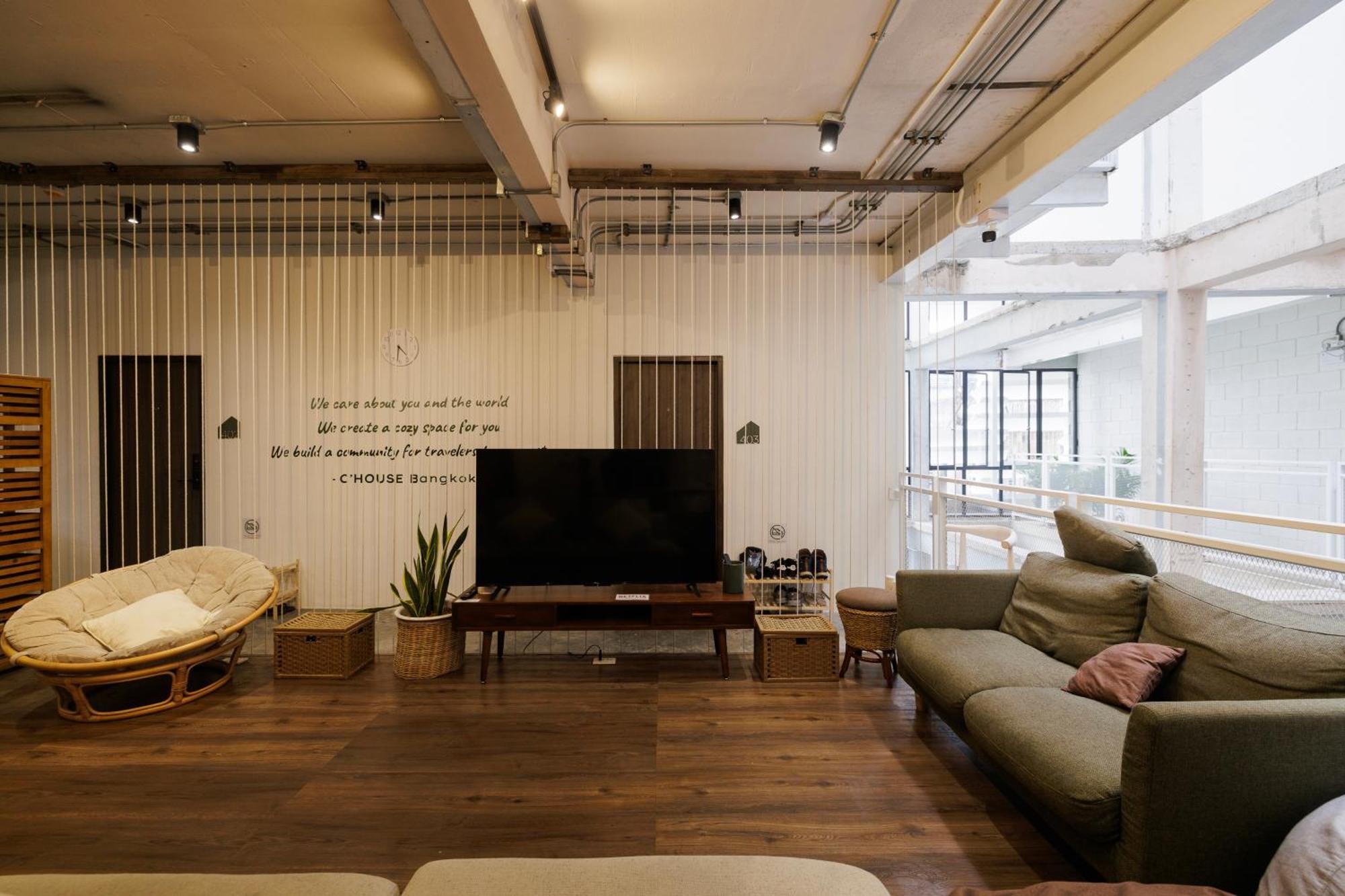 Hostal C'house