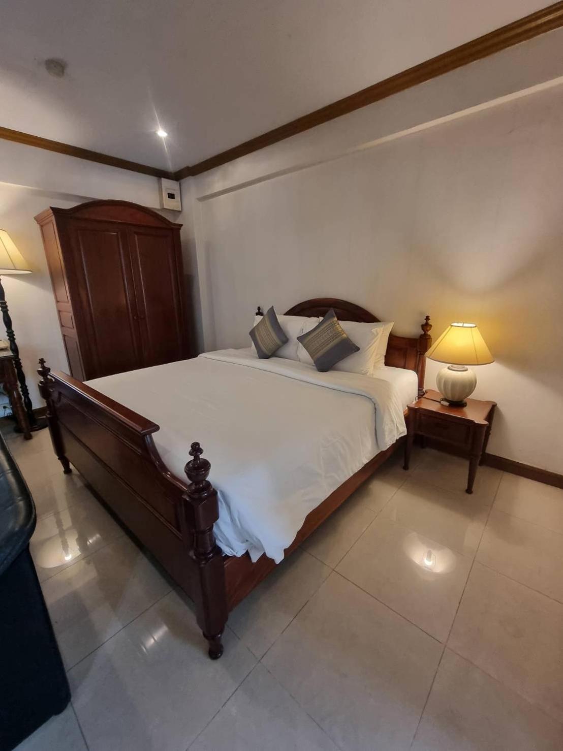 12pm Khách sạn 3*