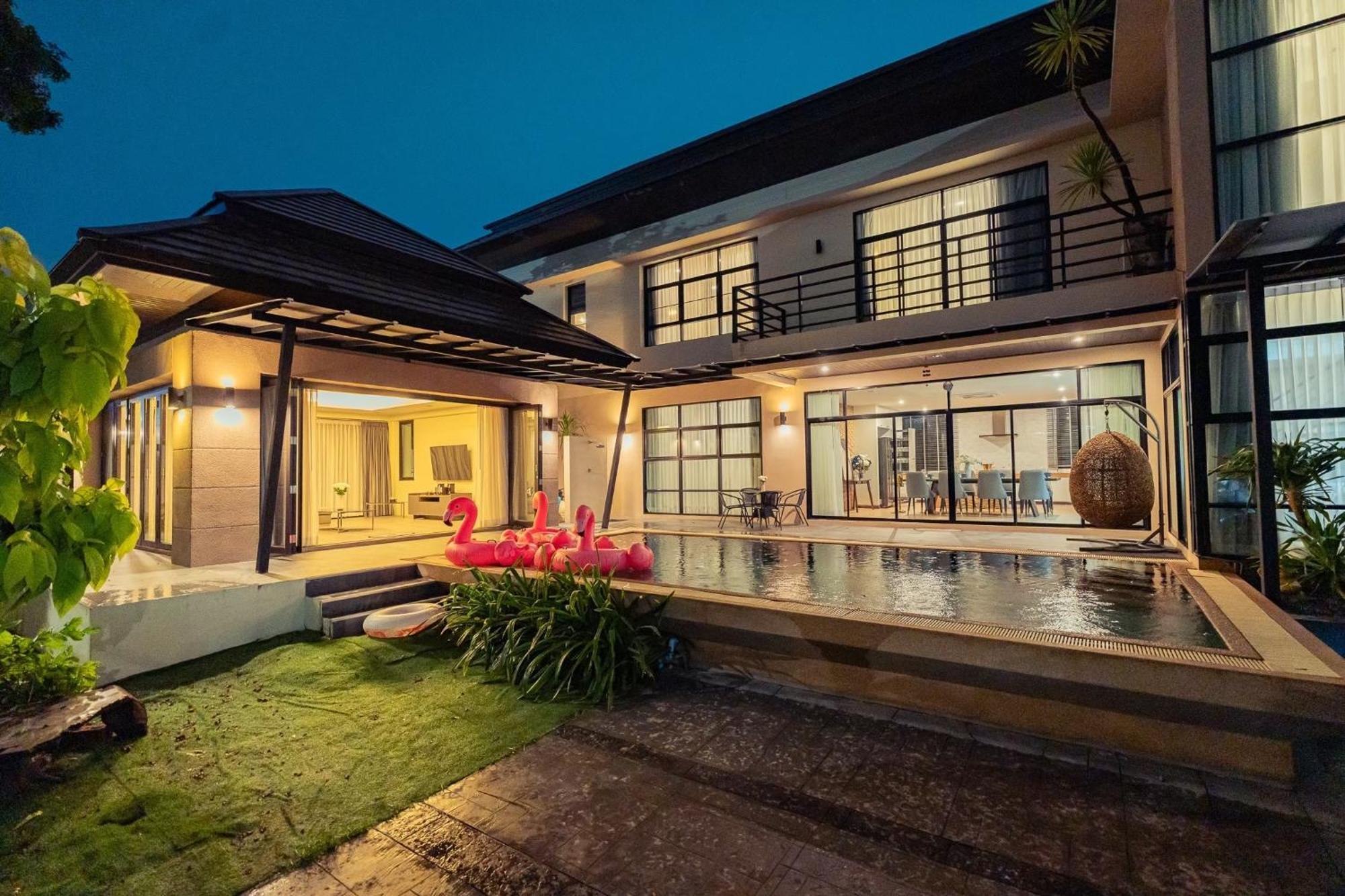 Pousada Luxury Pool 77 *
