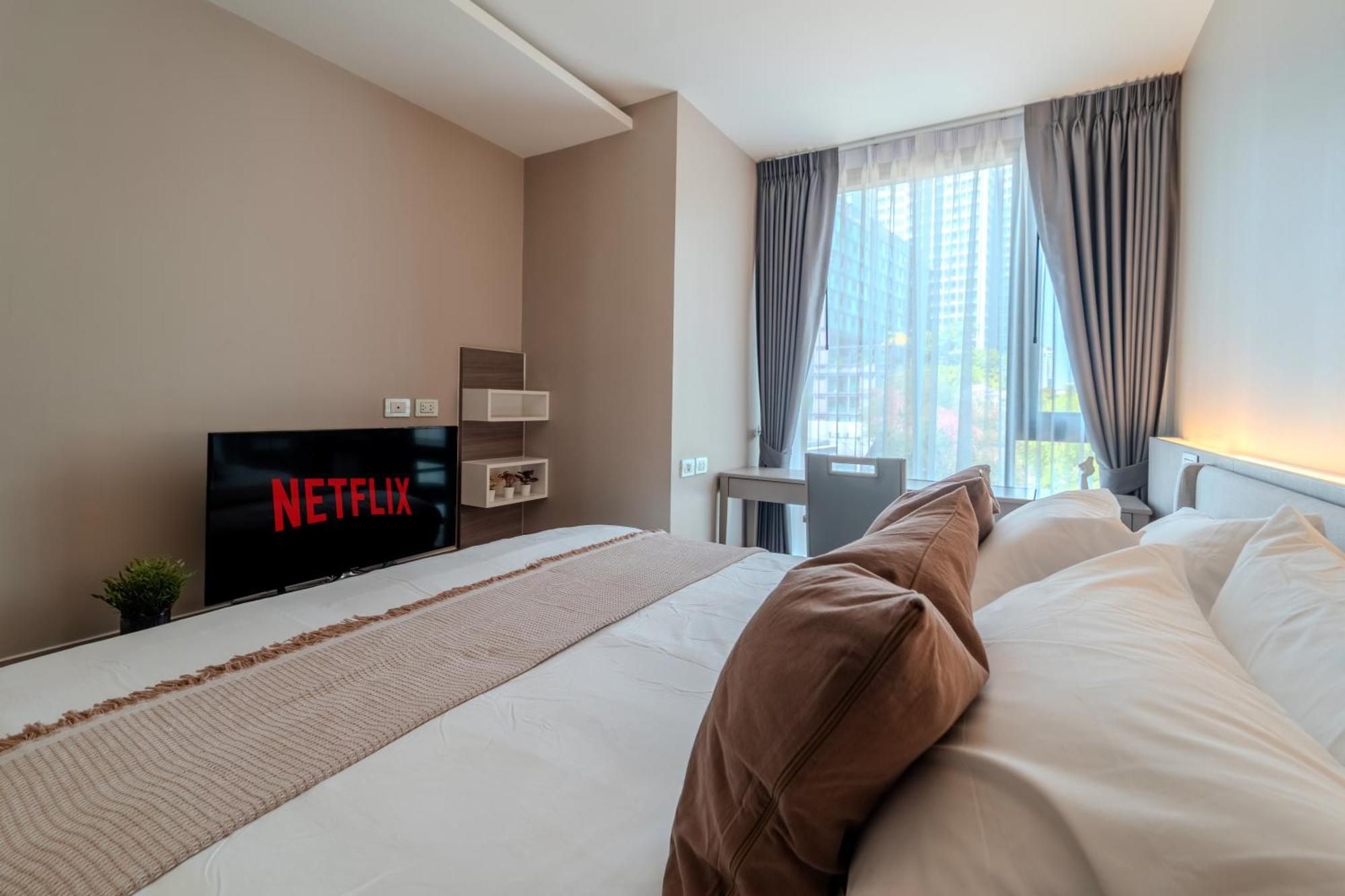 Apartment Luxury 2br With Sky Pool & Gym Near Bts Thong Lo Bangkok
