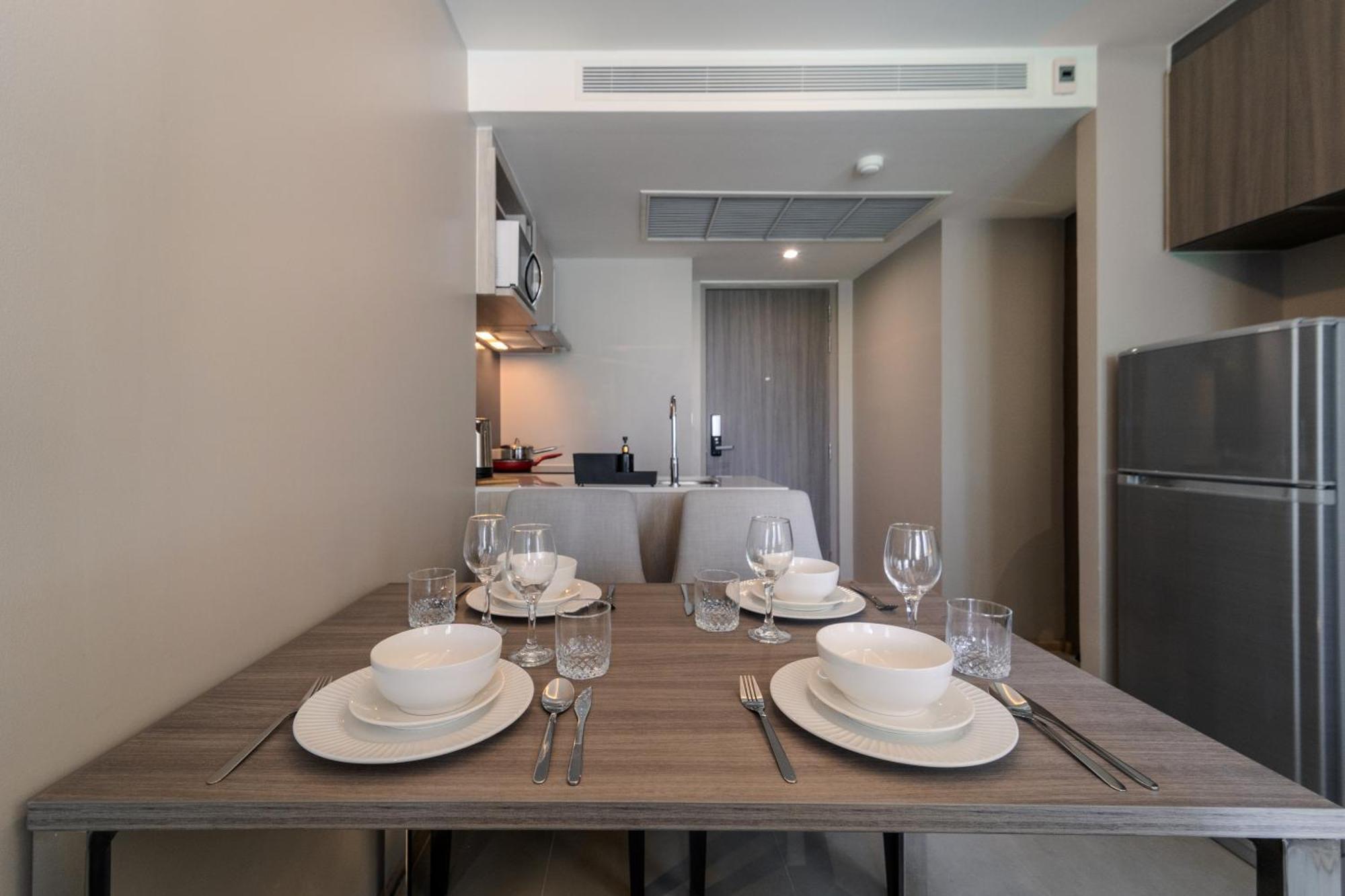 Luxury 2br With Sky Pool & Gym Near Bts Thong Lo * Bangkok