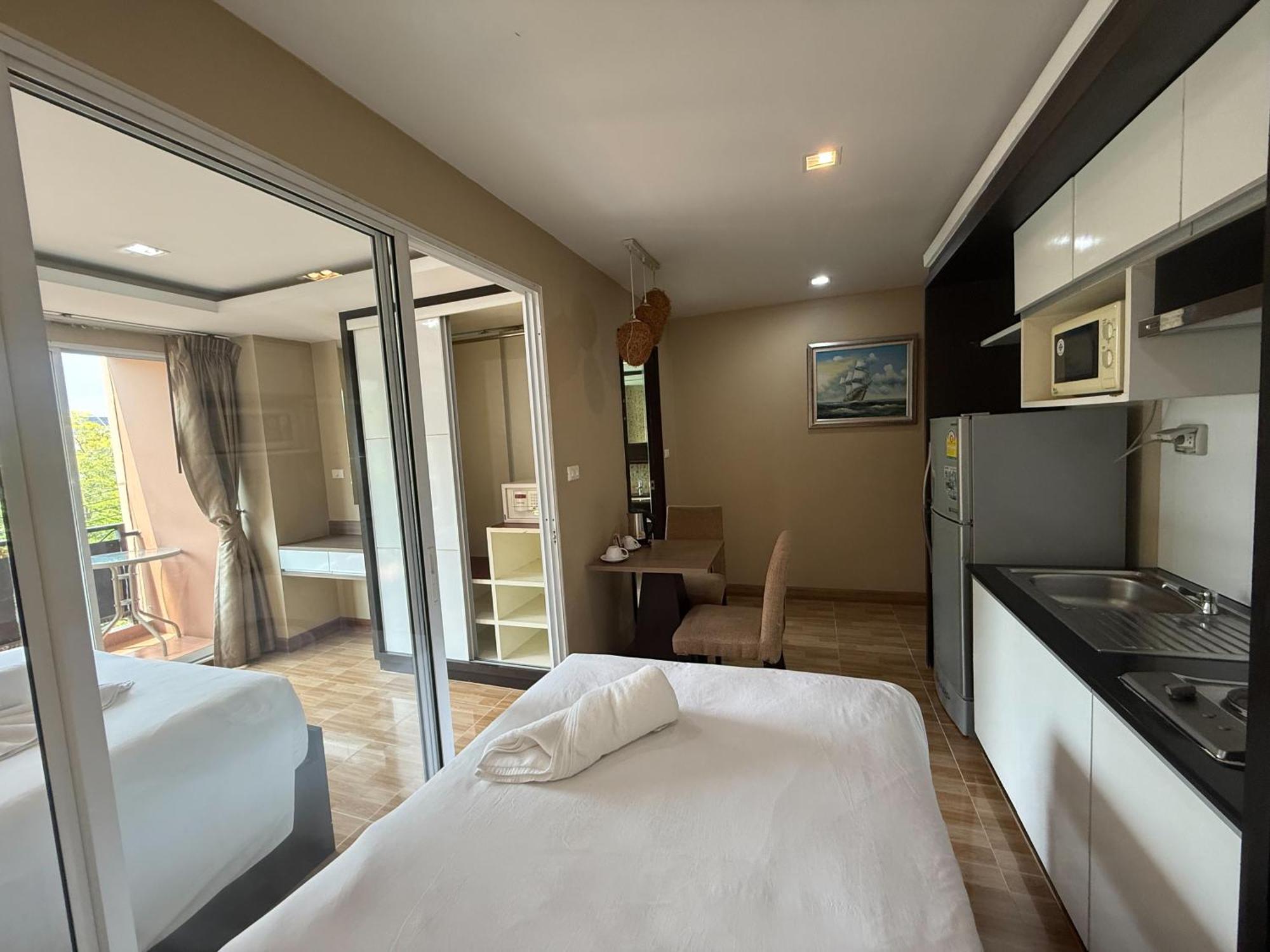 Hotel Greenview Ekkamai10 3*