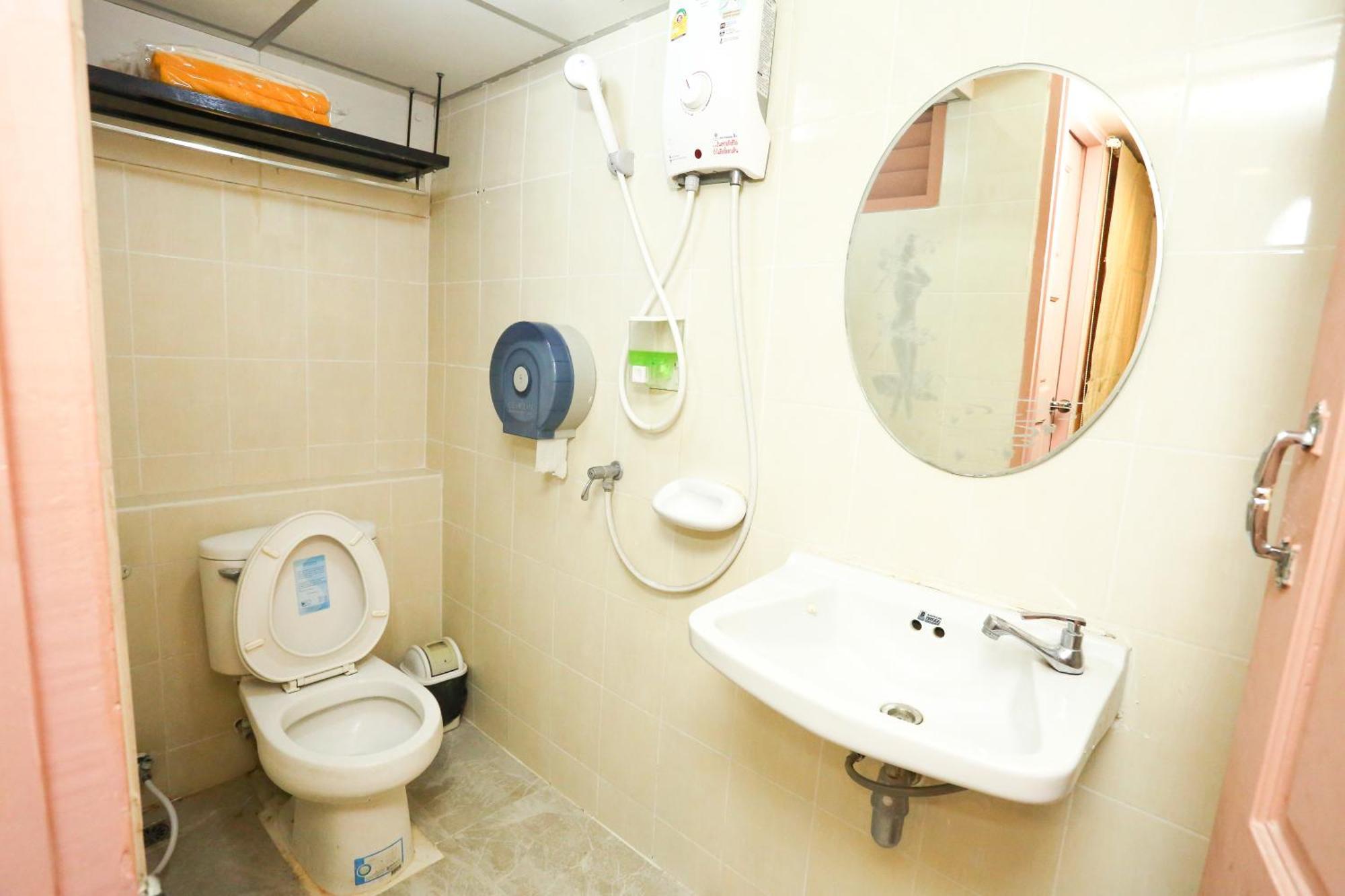 Ostello Pjr Chateau Bangkok