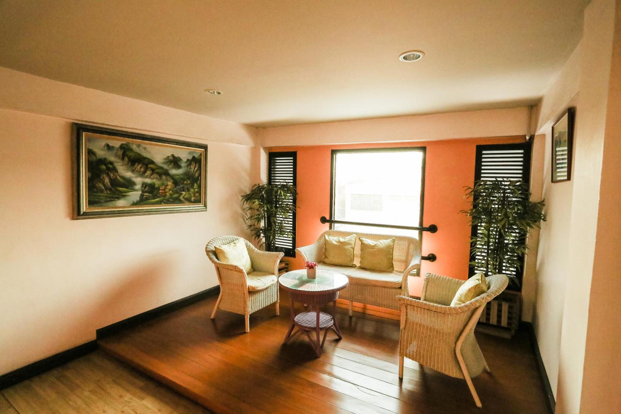 Pjr Chateau Albergue *