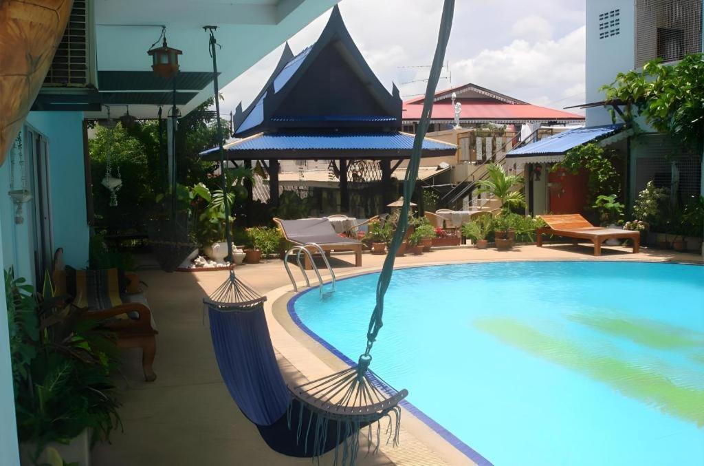 Hotel Sananwan Palace 2*