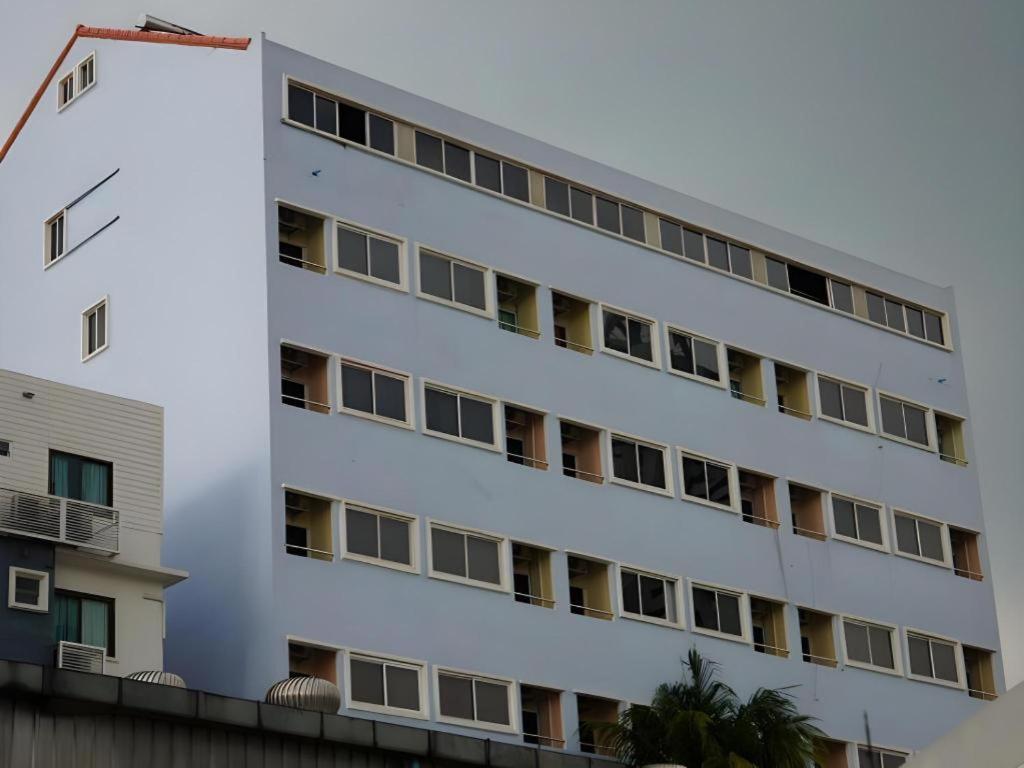 Hotel J Two S Pratunam 2*
