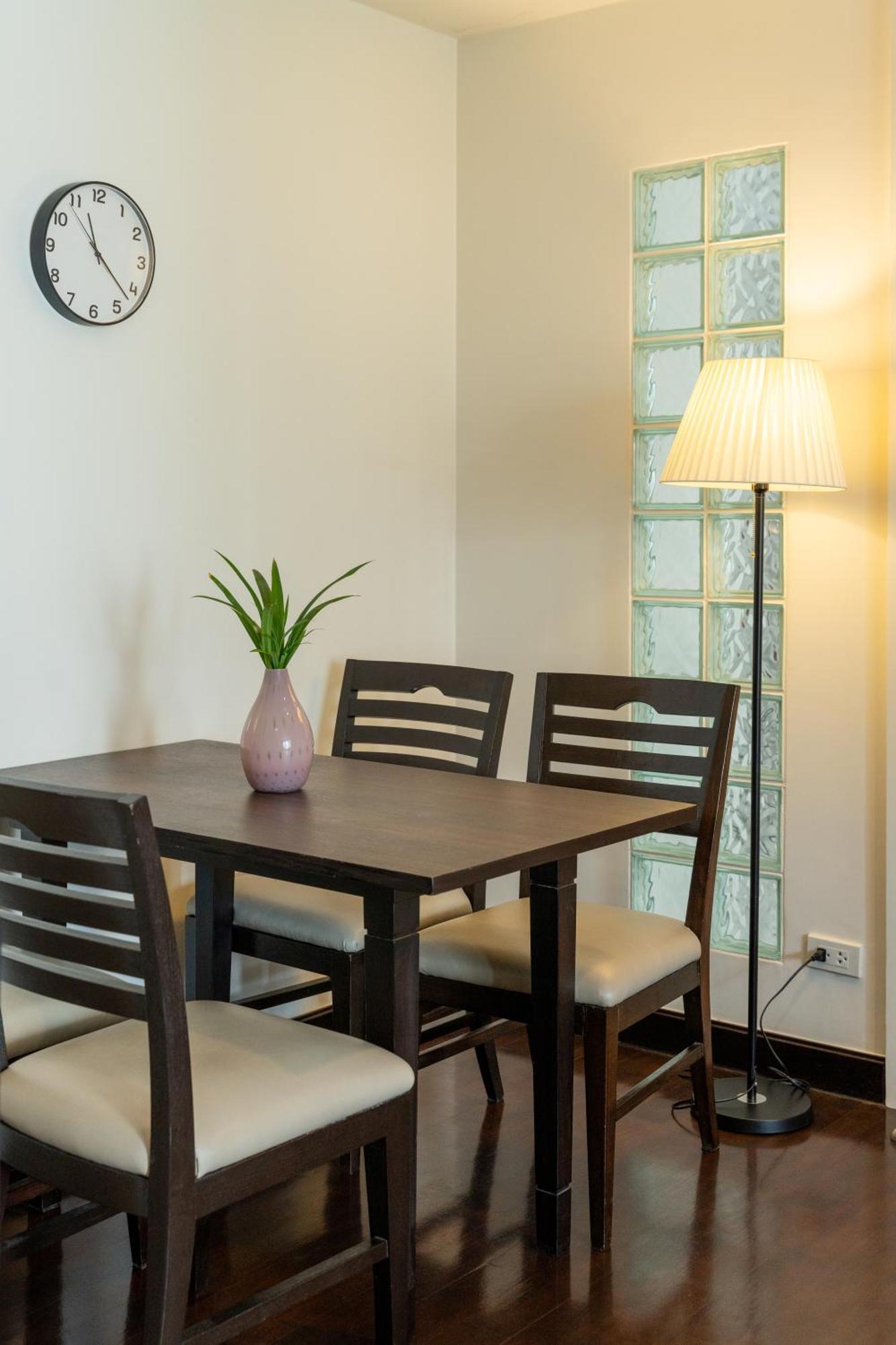 Spacious Sukhumvit Ment Near Emsphere Bts Phrom Phong Apartamento