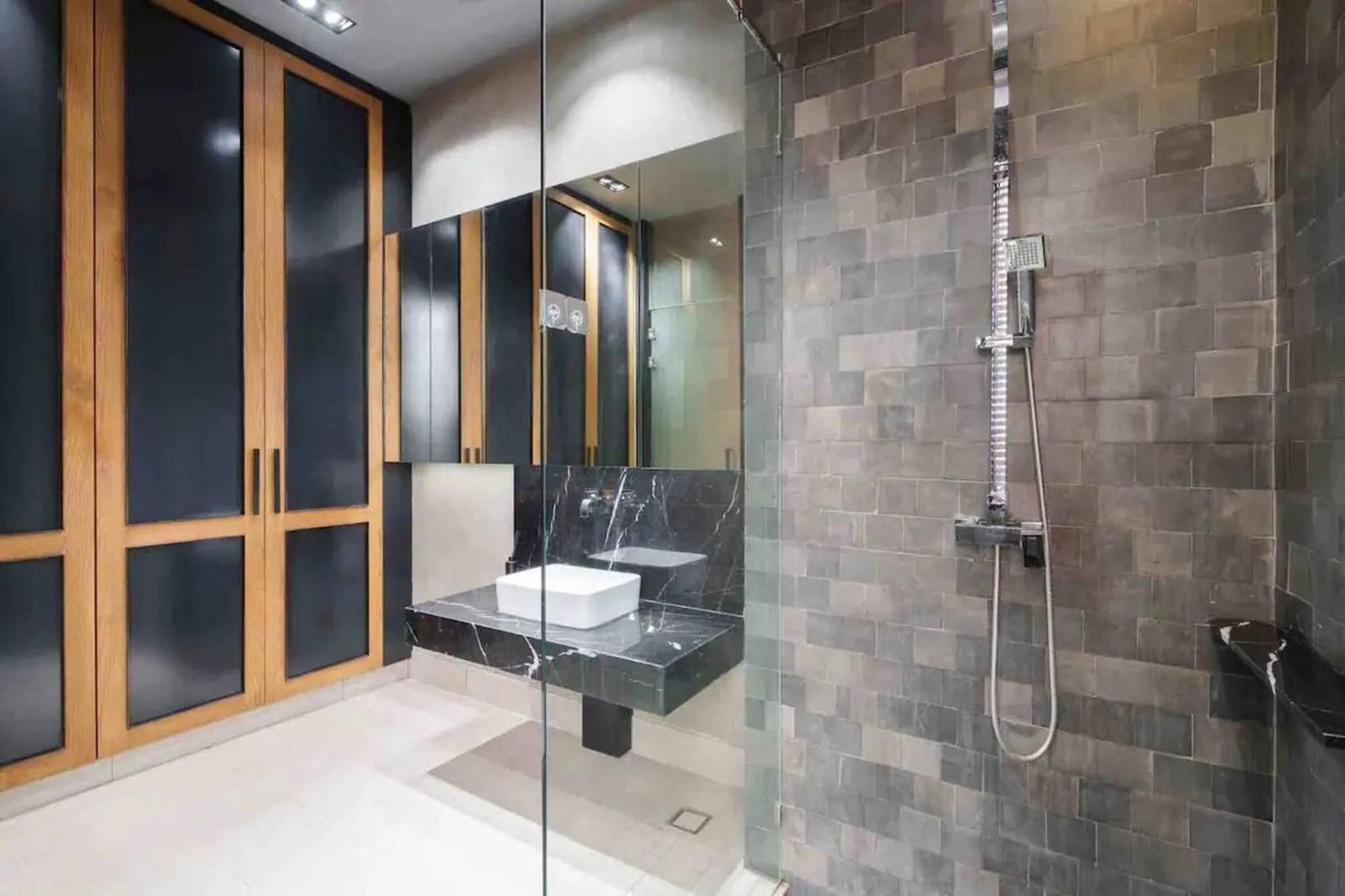 Luxury Modern Pool Jacuzzi 5br Thonglor Biệt thự *