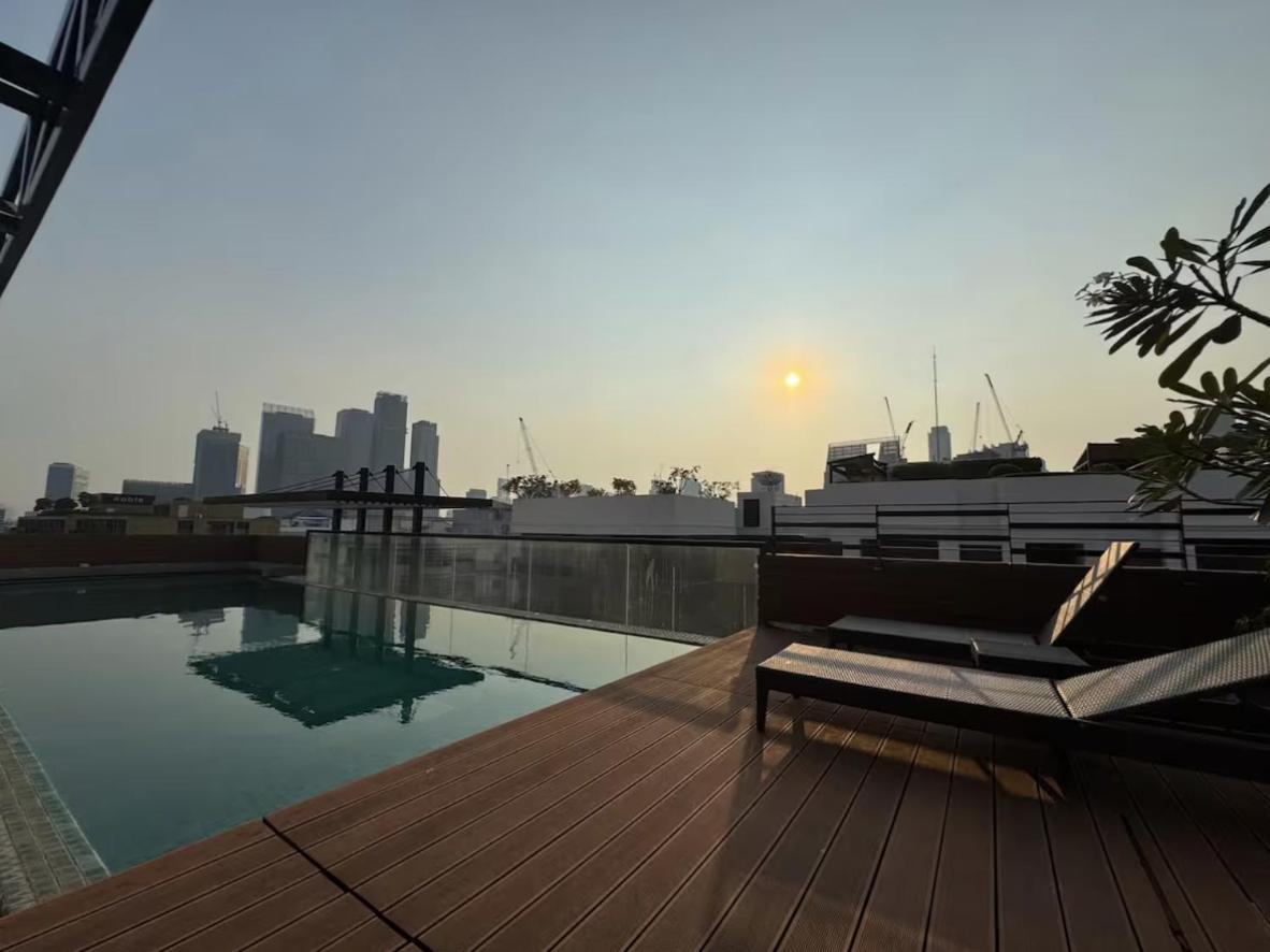 The Cosmos Huge 1br - Nana Bangkok