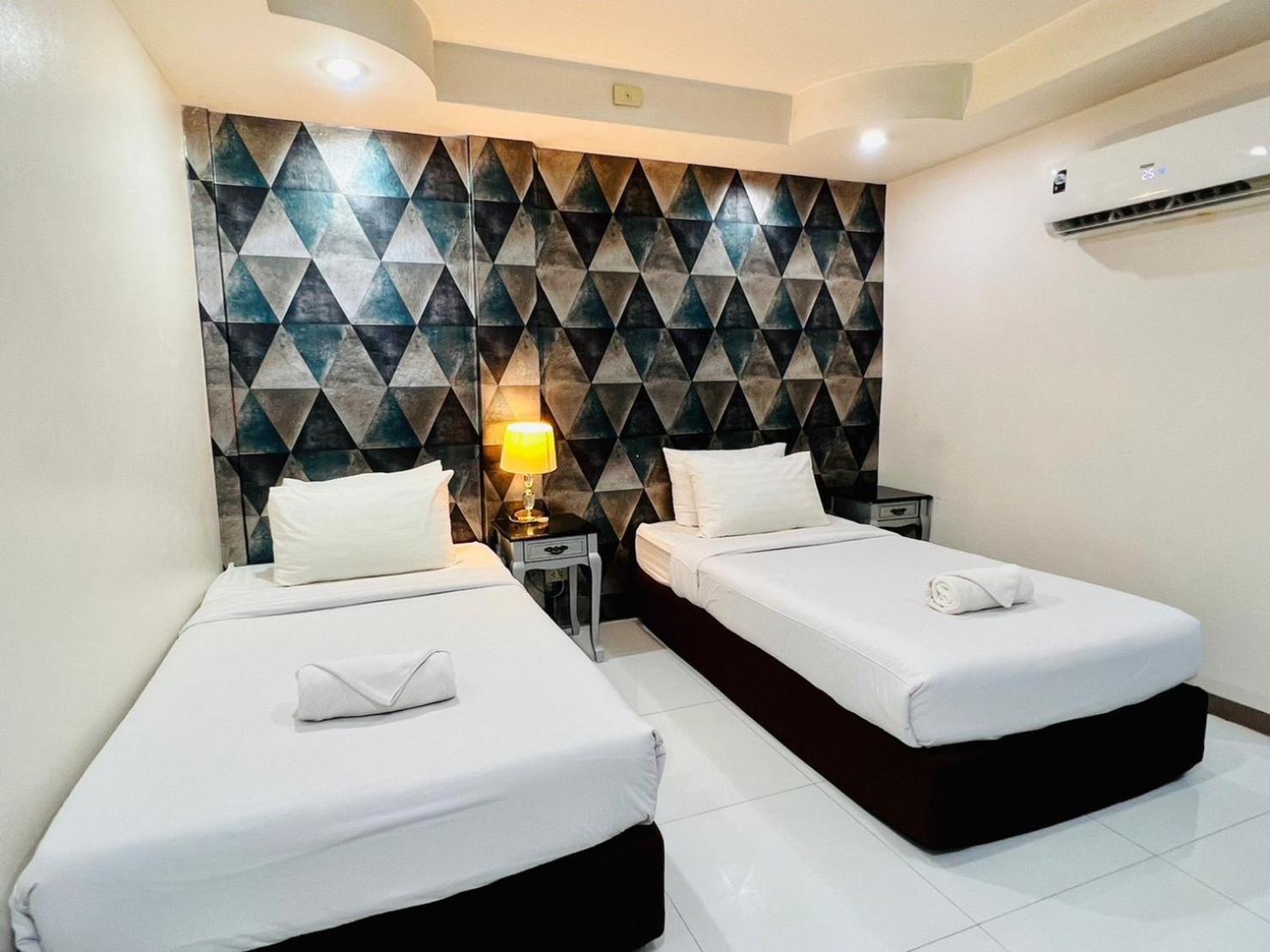 Bed By Tha-pra Sha Hotel Bangkok