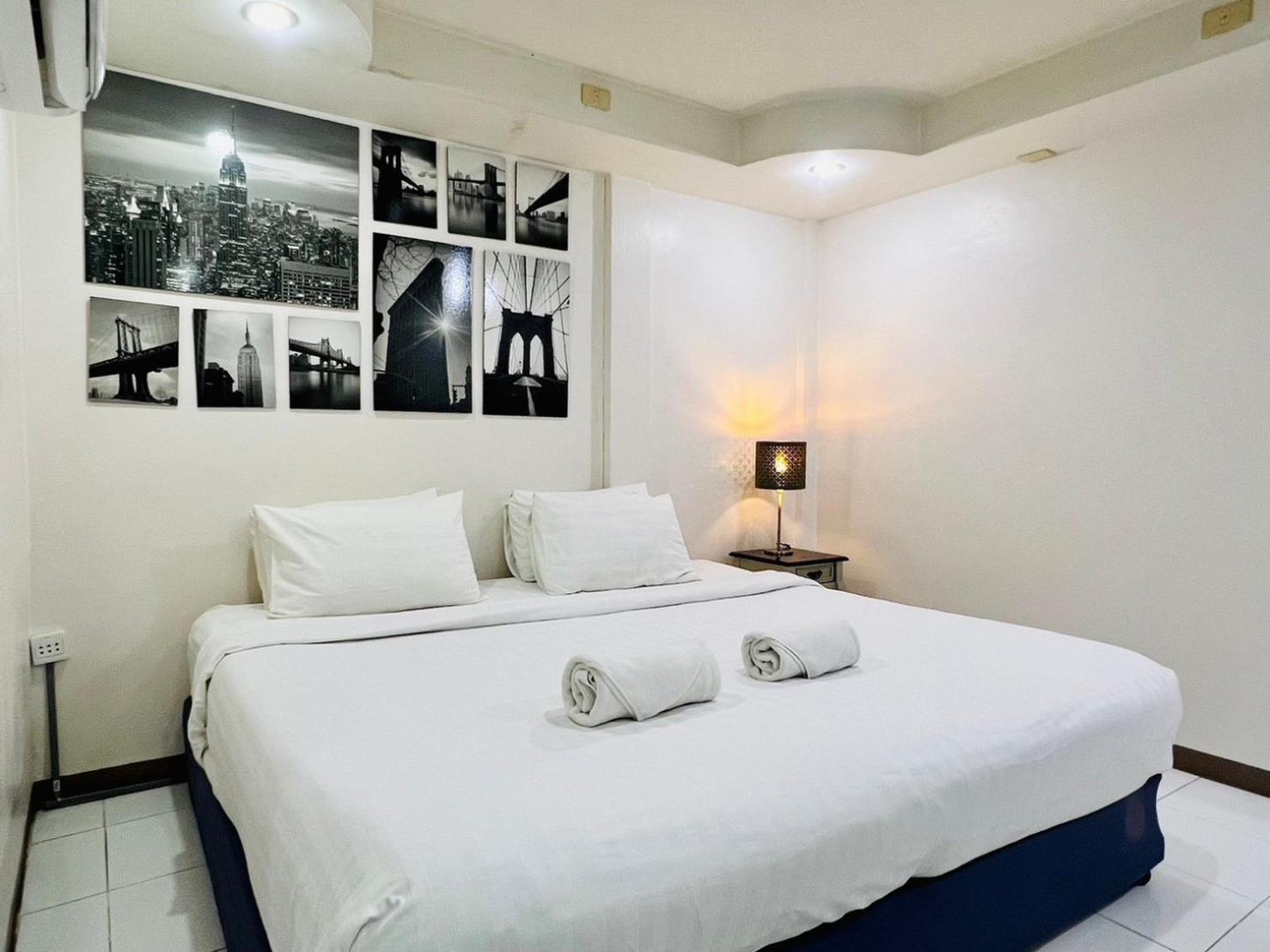 Hotel Bed By Tha-pra Sha Bangkok