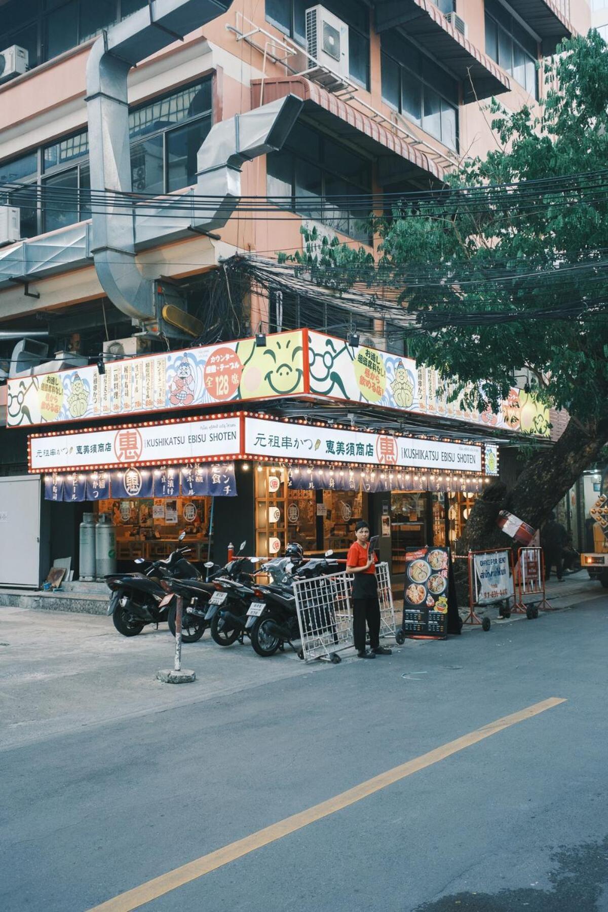 Center Newly Renovate 2br King Size Bed Căn hộ Bangkok