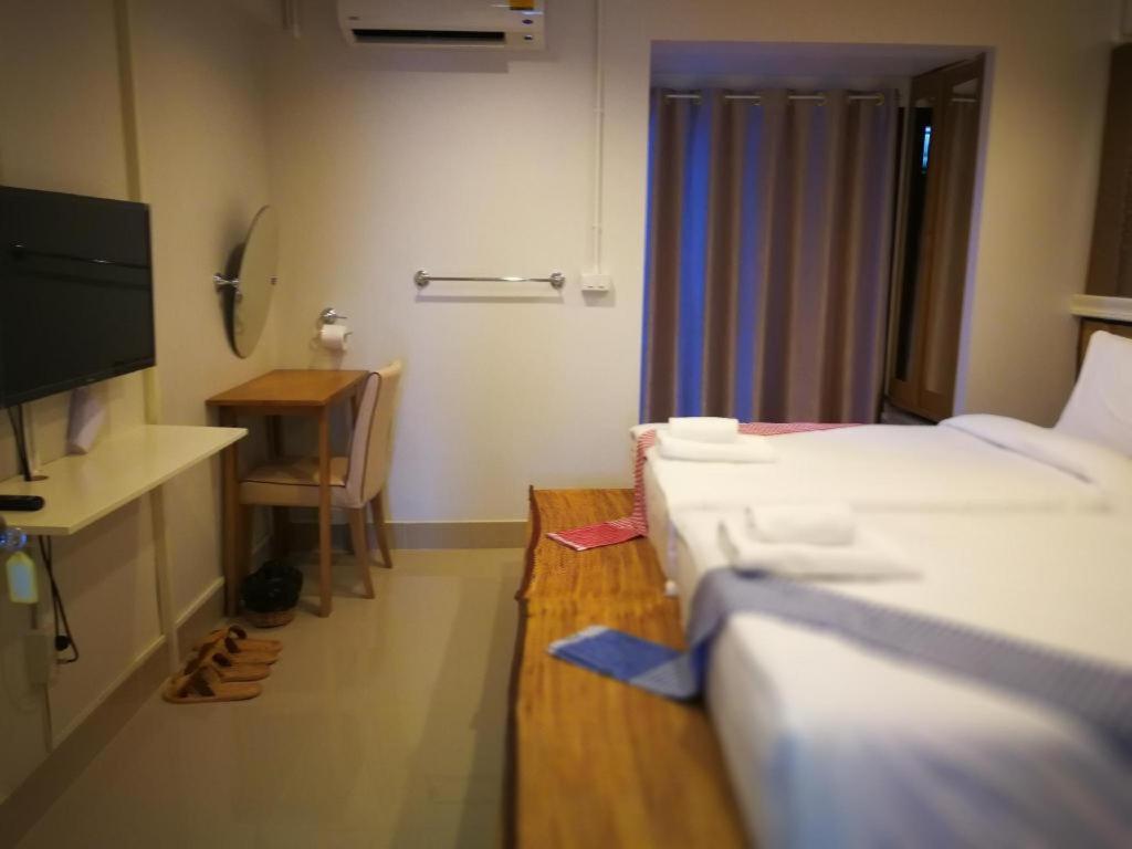 Thousand-ten Thousand Hotel 3*
