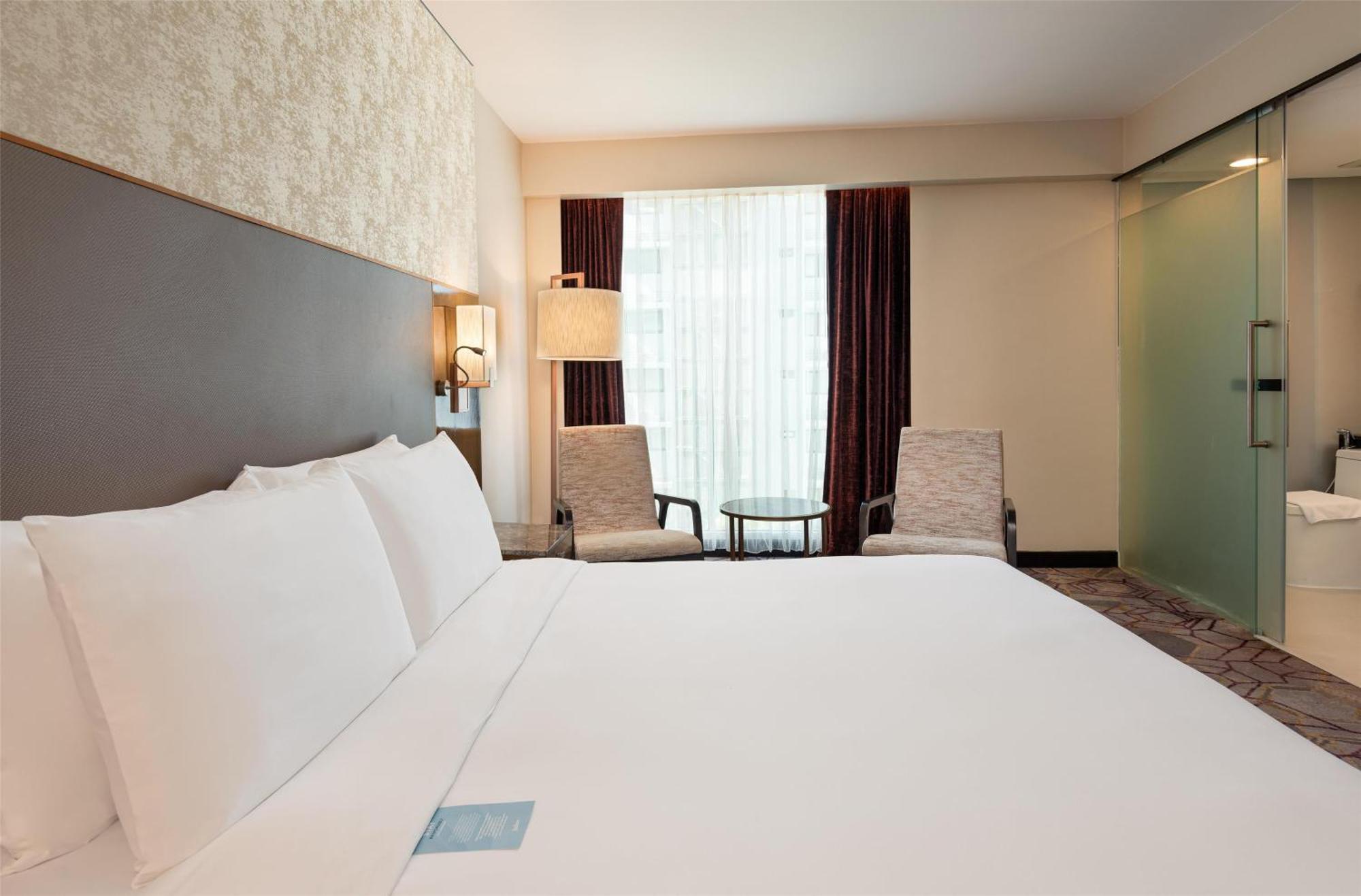 Radisson Sukhumvit Khách sạn 4*