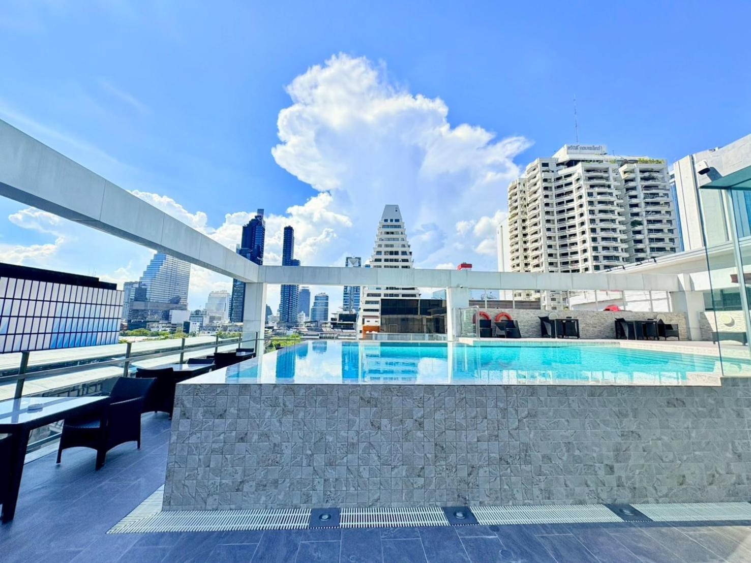 I Silom Bangkok