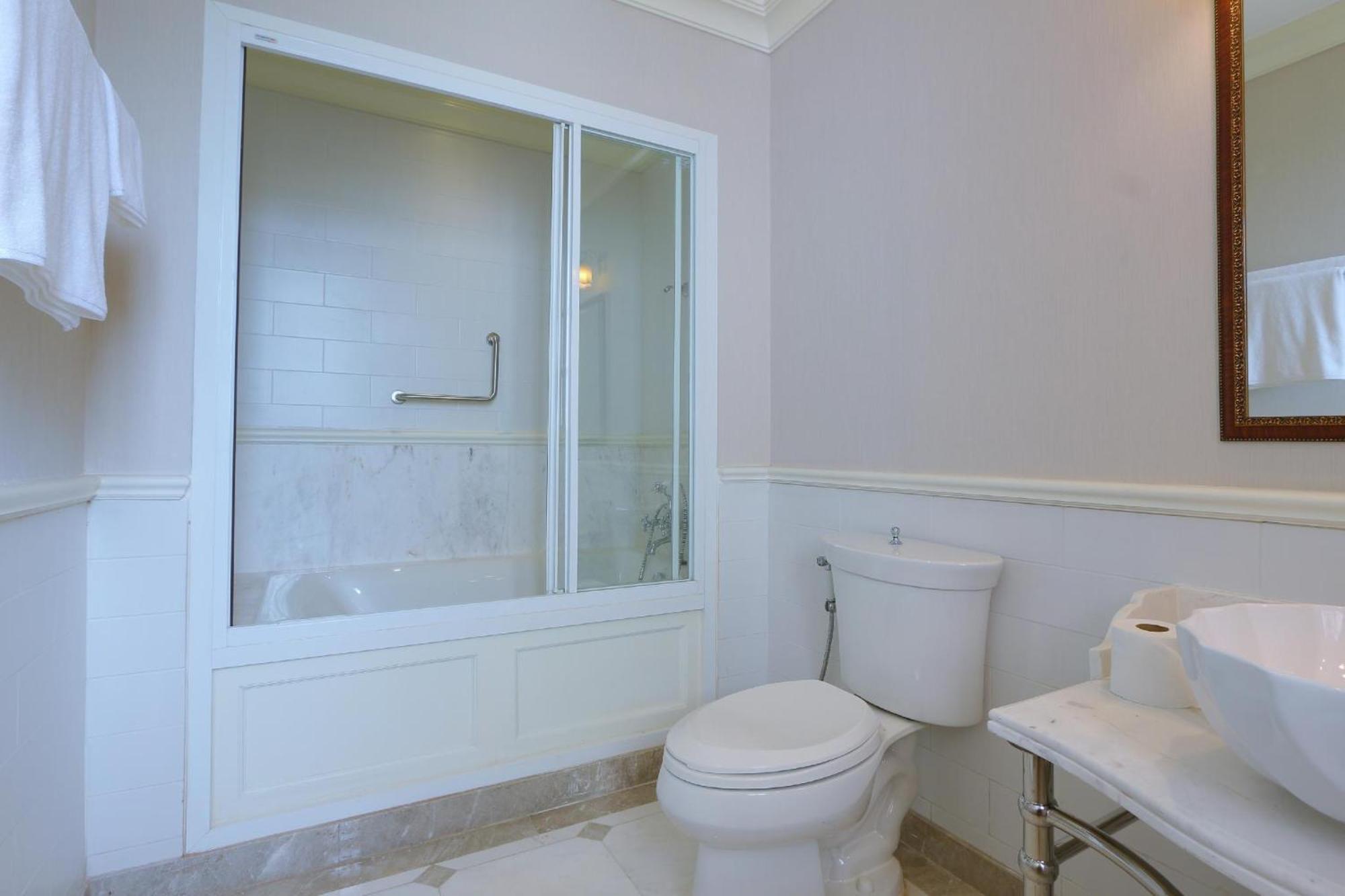 Hiranyakul House Khách sạn 4*
