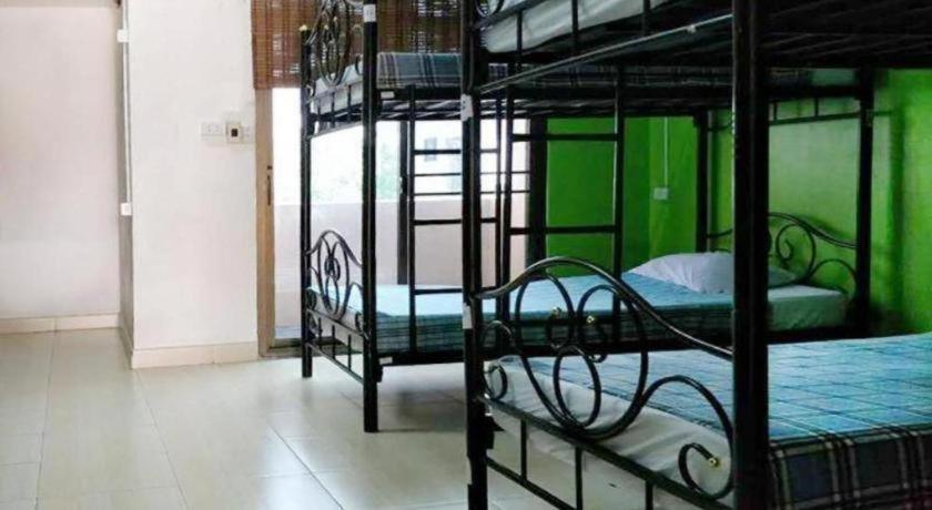 The Twins Hotel 2*