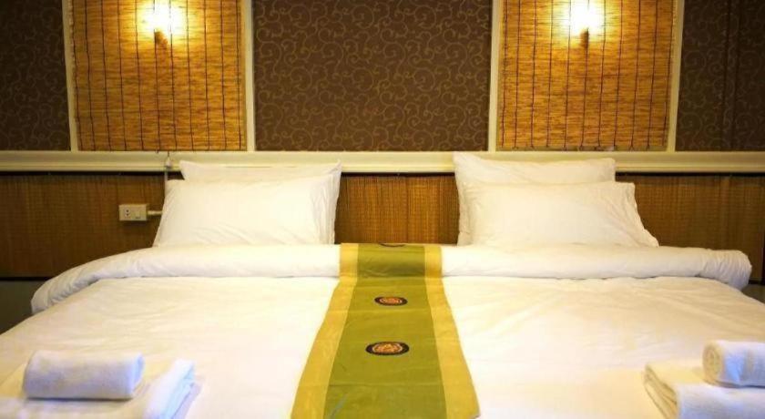 Thousand-ten Thousand Hotel 3*