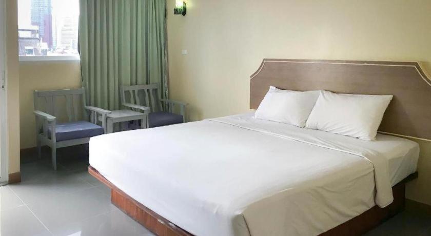 J Two S Pratunam Hotell 2*