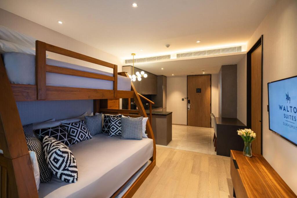 Walton Sukhumvit Hotel 4*