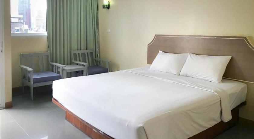 J Two S Pratunam Hotell 2*