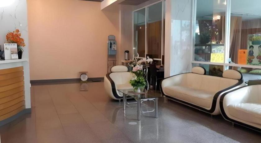 J Two S Pratunam Hotell