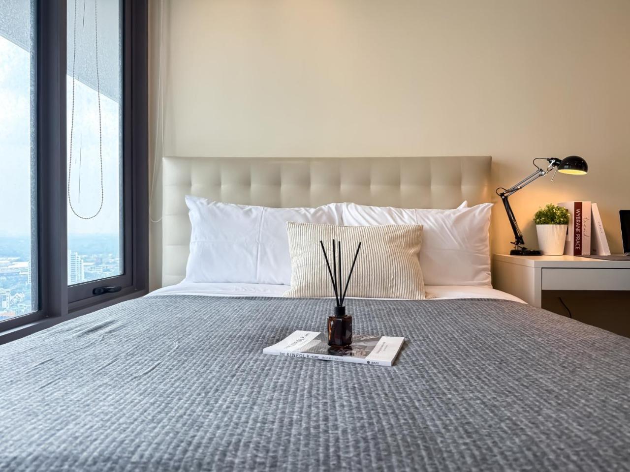 Spacious High Rise 2br - Ultra Fast Wifi - Phrom Phong