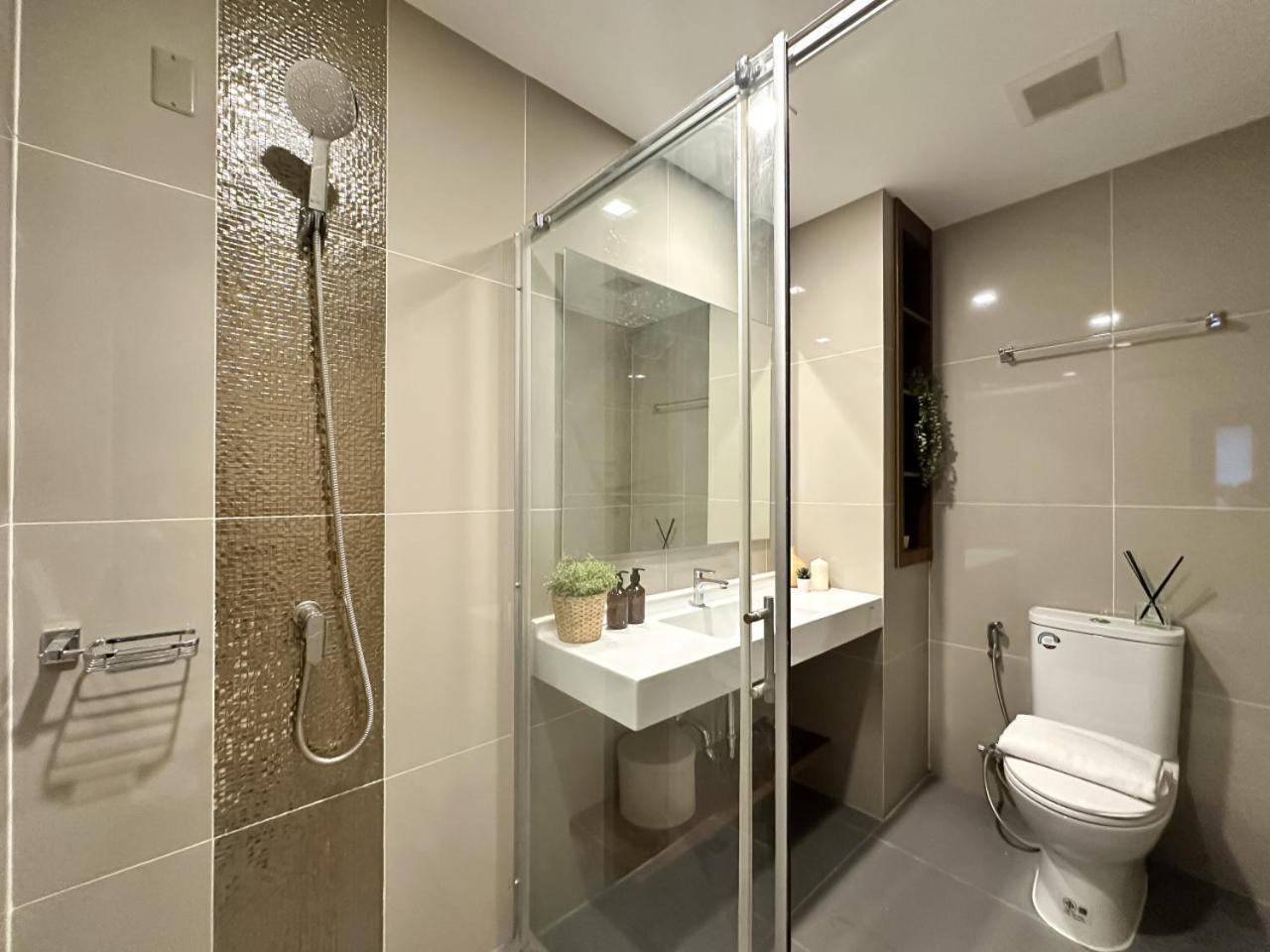 Expansive Stylish 2br - Ultra Fast Wifi - Asoke Leilighet *
