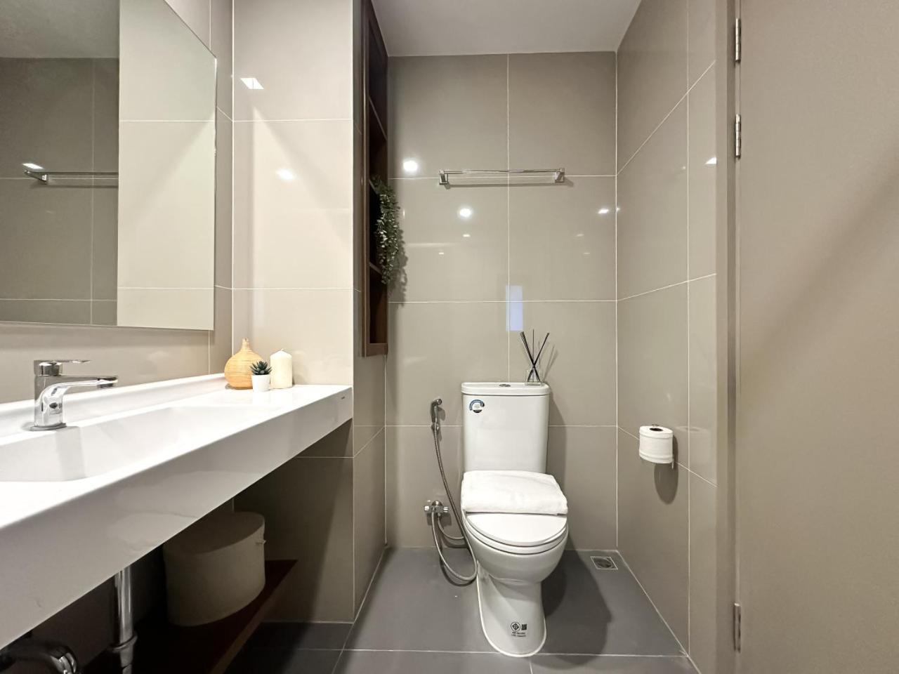 Expansive Stylish 2br - Ultra Fast Wifi - Asoke Leilighet Bangkok