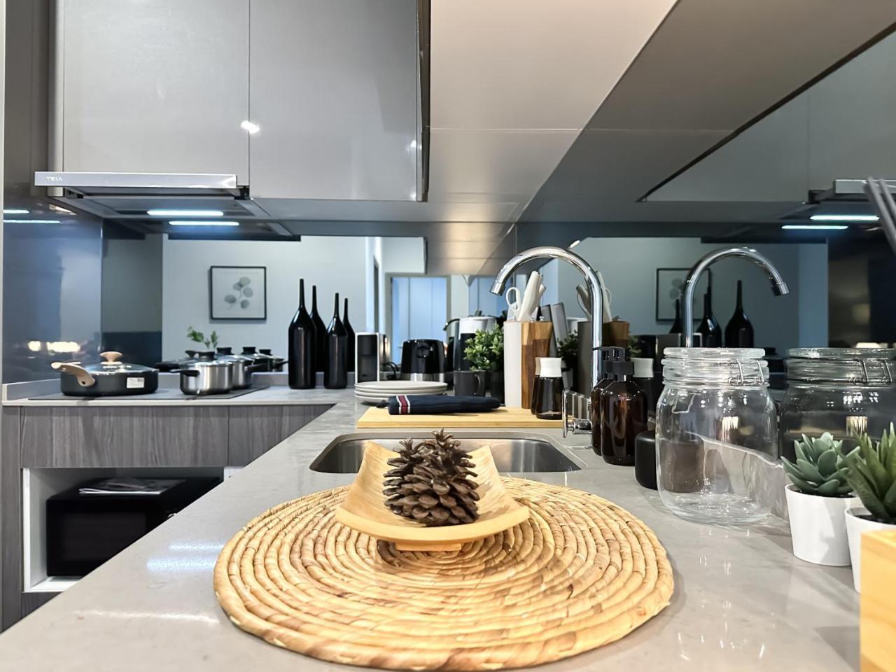 Expansive Stylish 2br - Ultra Fast Wifi - Asoke Leilighet *