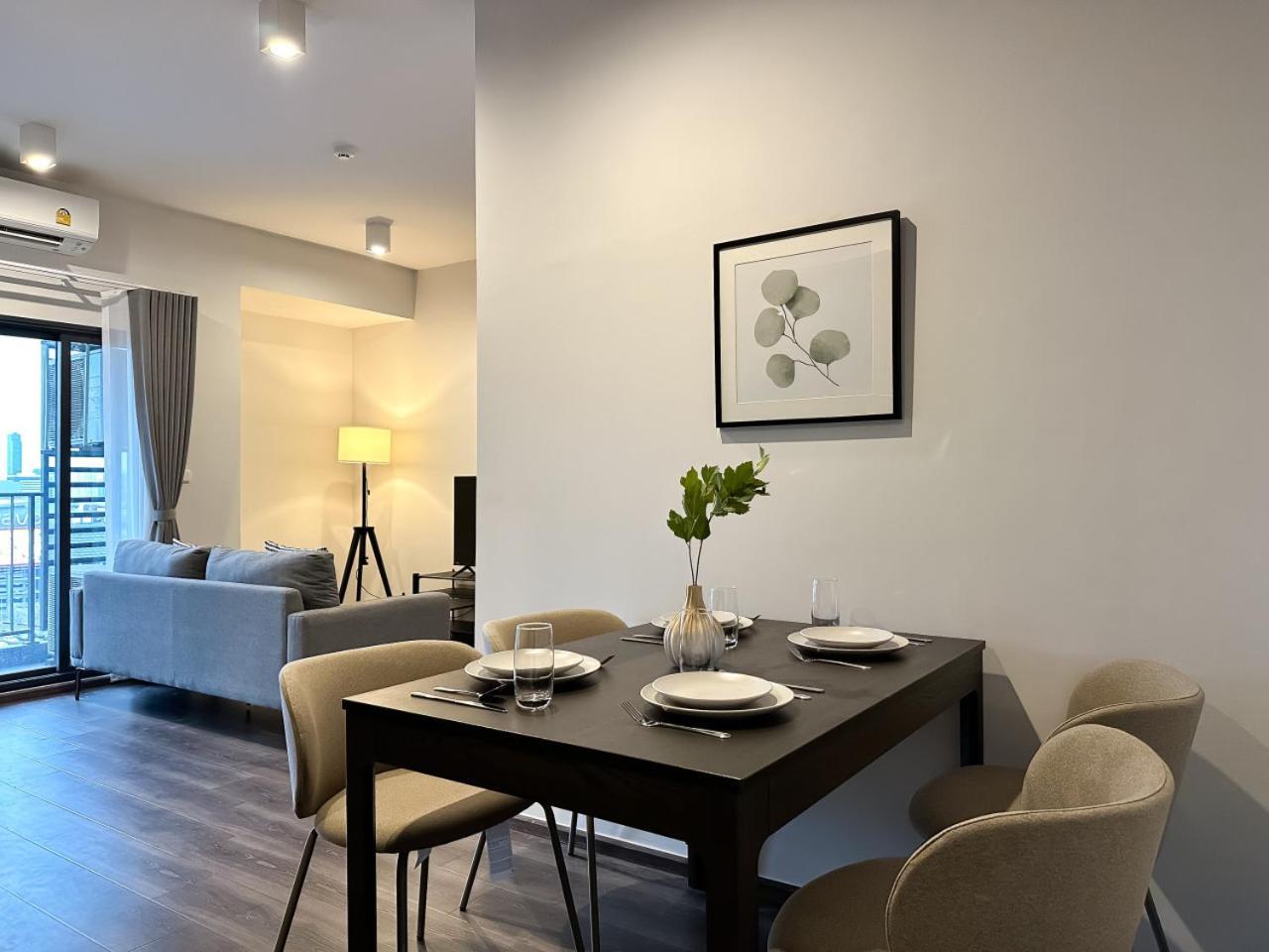 Expansive Stylish 2br - Ultra Fast Wifi - Asoke Leilighet Bangkok