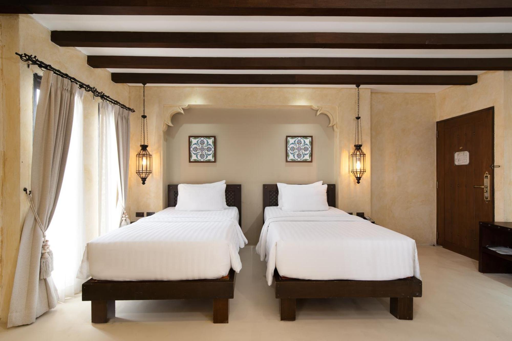 Dewan Hotel Bangkok