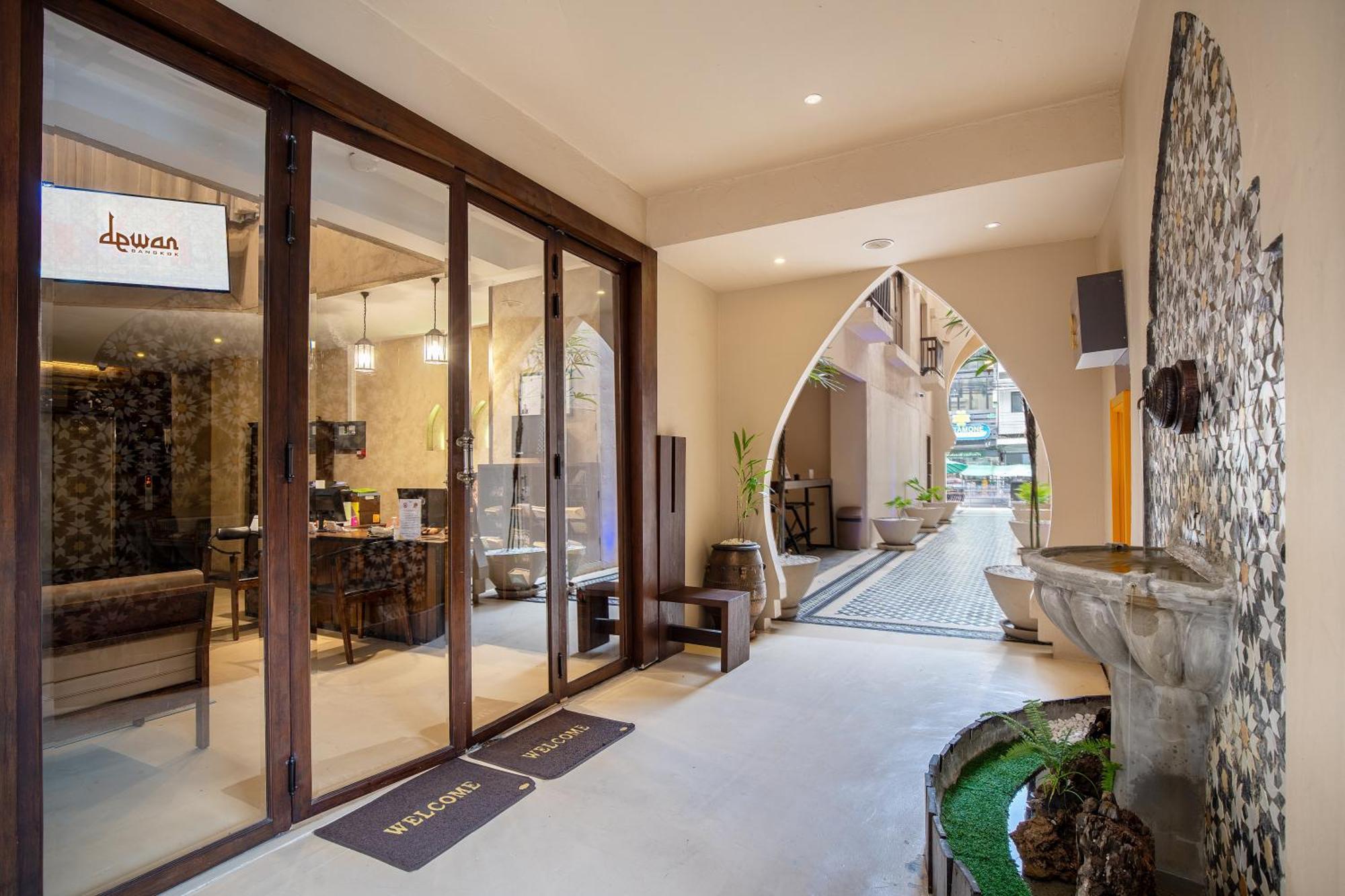Dewan Hotel Bangkok