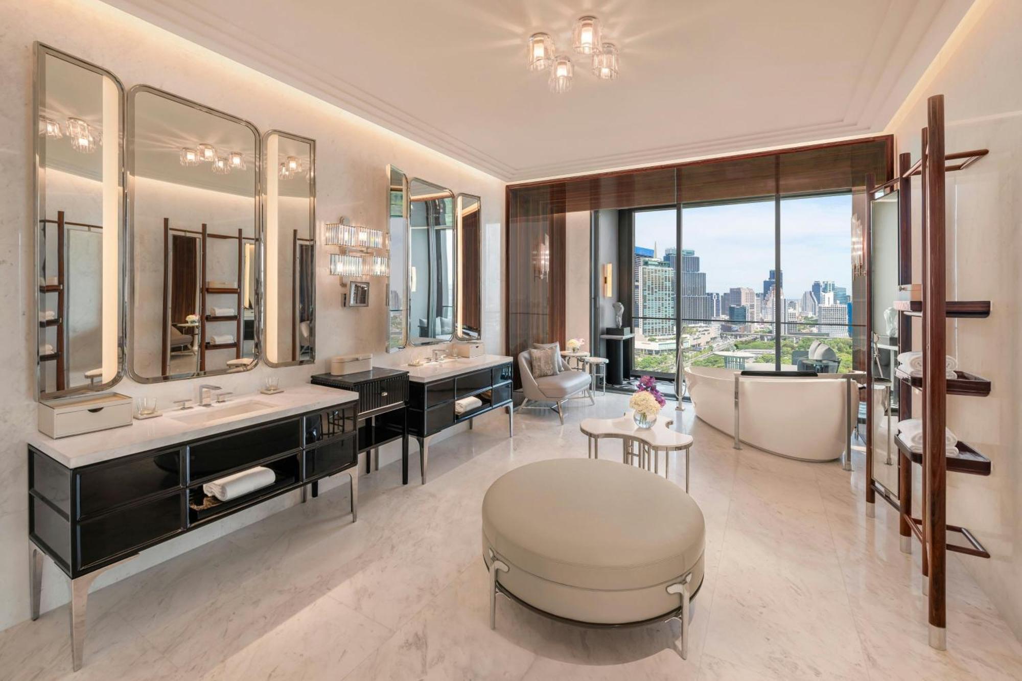 The Ritz-carlton, Hotel