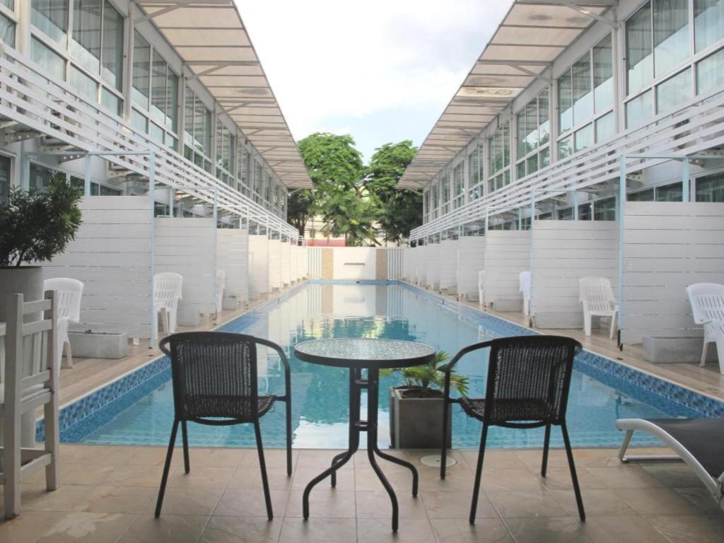 Pool @donmueang Hotell 3*