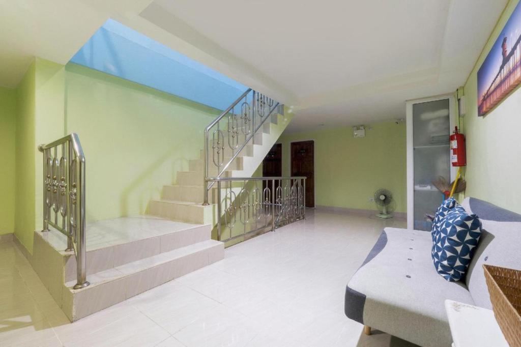 Oyo 818 Suksomboon Hotel 2*
