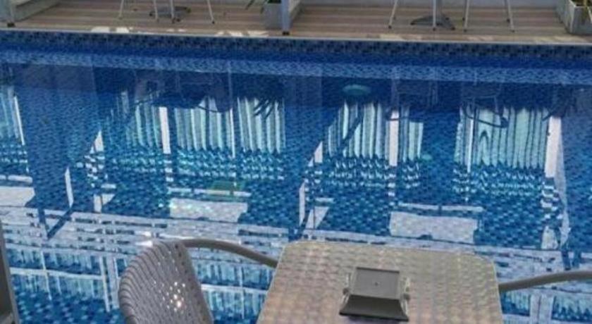 Pool @donmueang Hotell