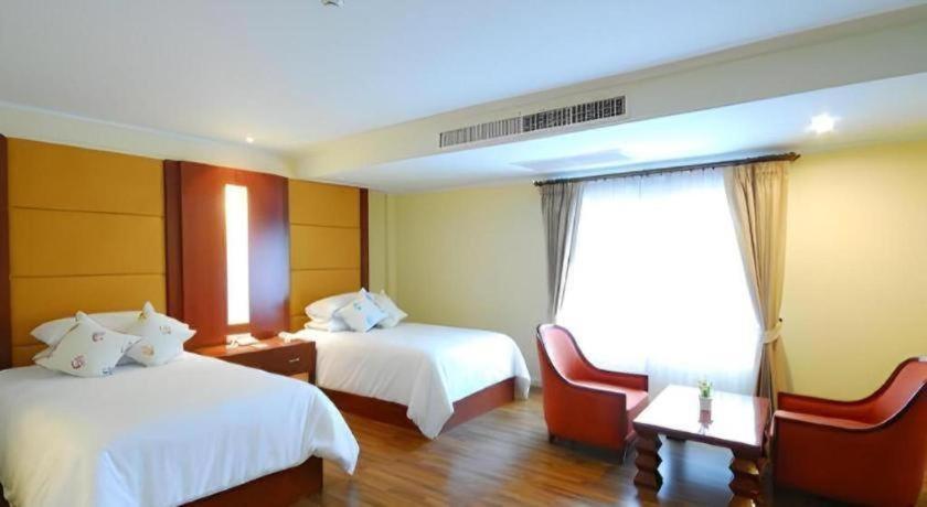 Hip Hotel