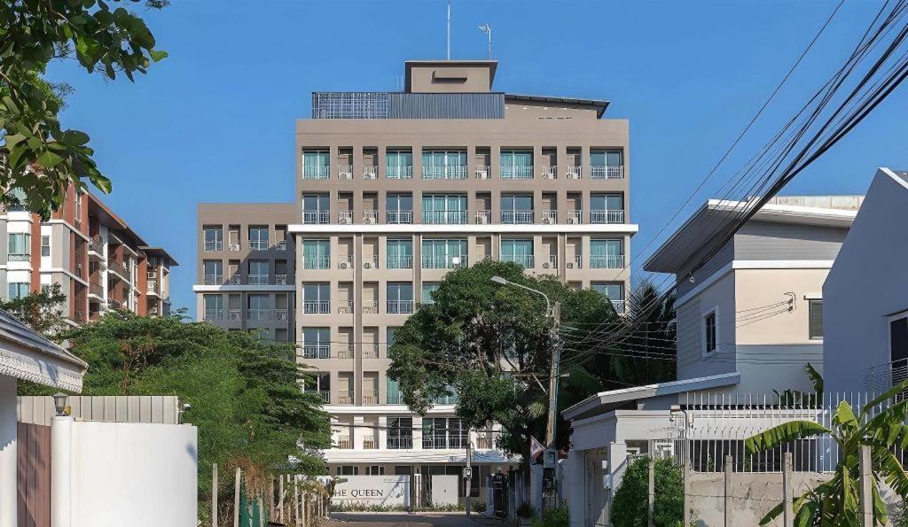 The Queen Palace 4* Bangkok