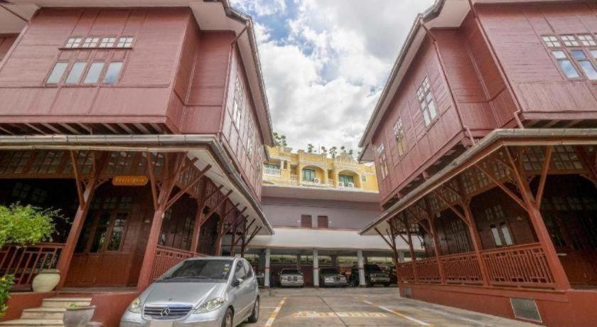 Oyo 1089 Baan Boran Hotel 2*