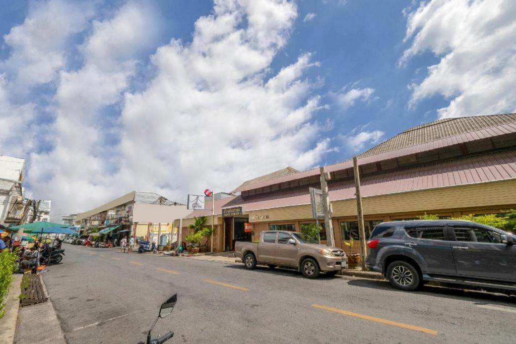 Oyo 1089 Baan Boran Hotel 2*