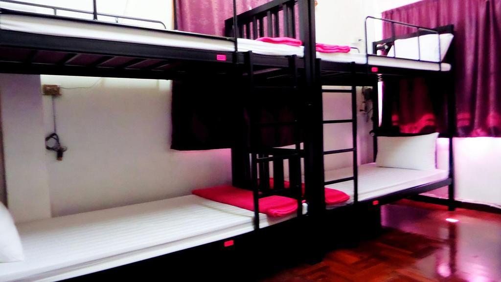 Hug (adults Only) Ostello Bangkok