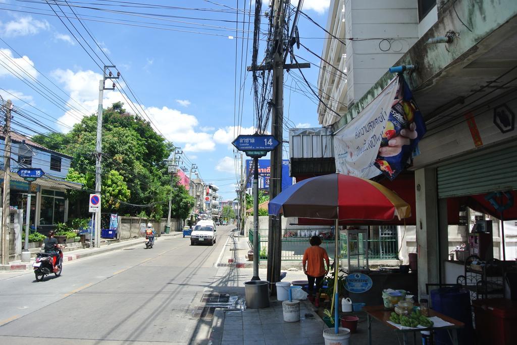 M.r.ken * Bangkok