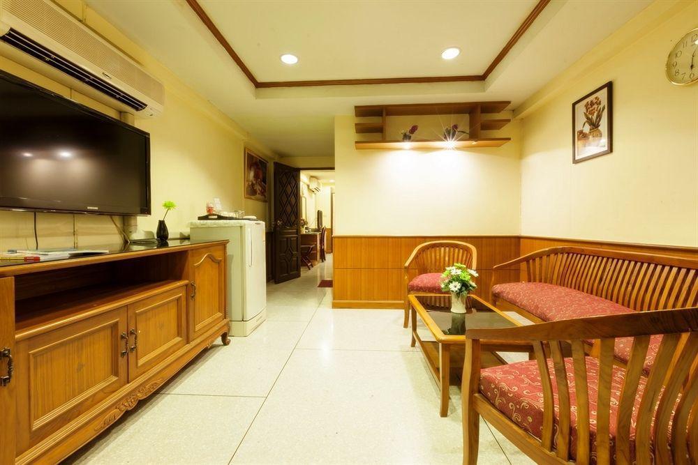 Grand Mandarin Latphrao 130