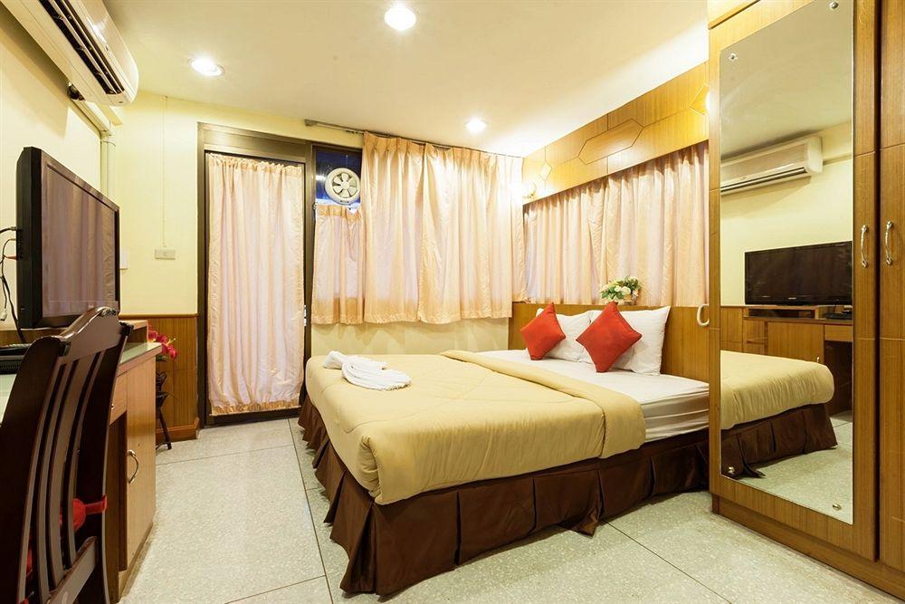 Grand Mandarin Latphrao 130 Hotel 2*