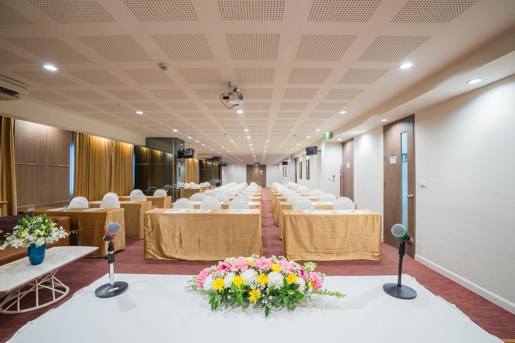 Beyond Penginapan Bangkok